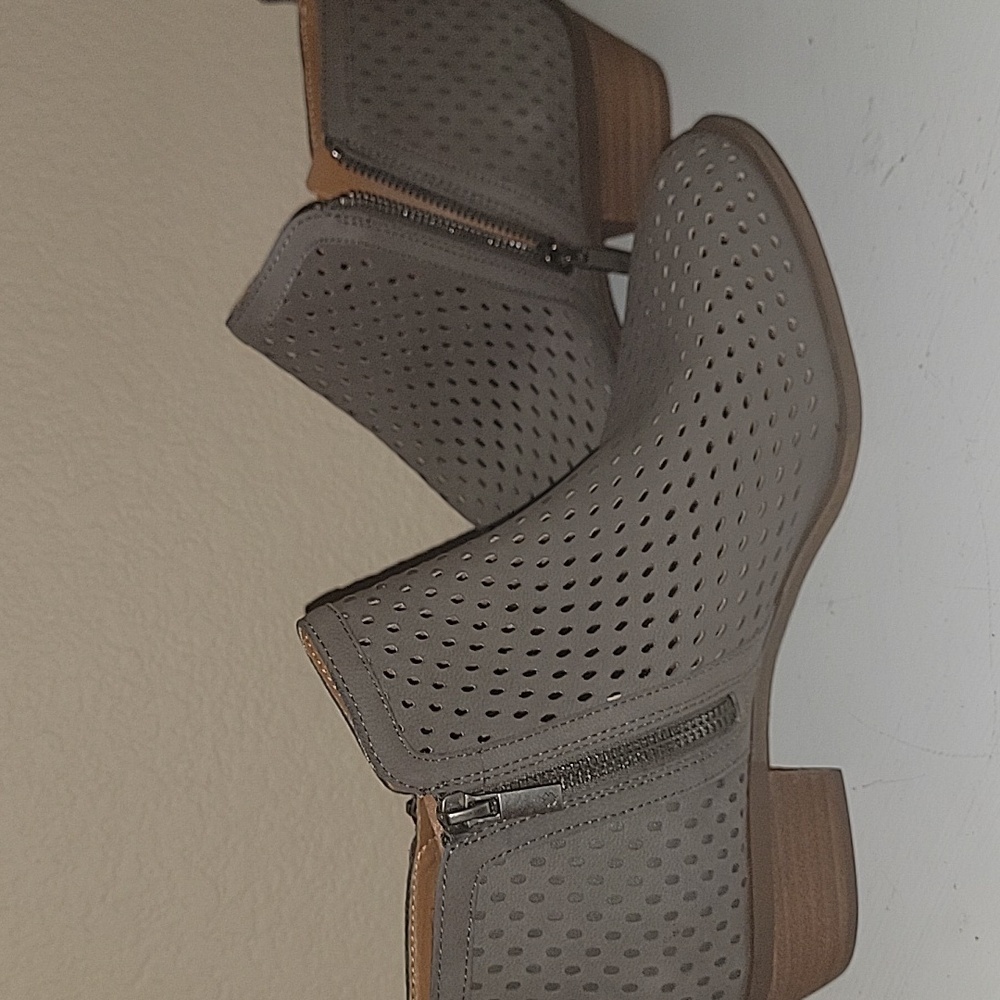 Lucky Brand  Ankle Booties 9.5